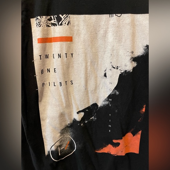 Hot topic, 2017 twenty one pilots band T-shirt taking my time - Picture 2 of 4
